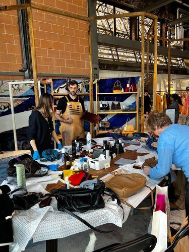 Le Printemps et Tingit collaborent pour un atelier exclusif : la rénovation de votre sac en cuir